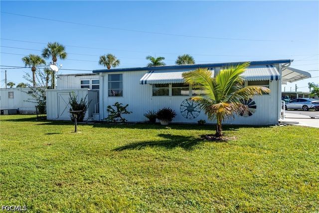 5558 Palm Beach BLVD 14, Fort Myers, FL 33905