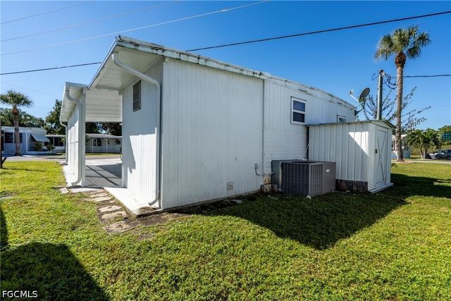 5558 Palm Beach BLVD 14, Fort Myers, FL 33905