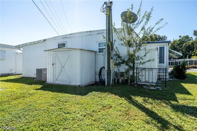5558 Palm Beach BLVD 14, Fort Myers, FL 33905