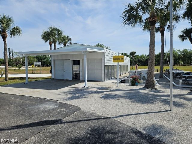 5558 Palm Beach BLVD 14, Fort Myers, FL 33905