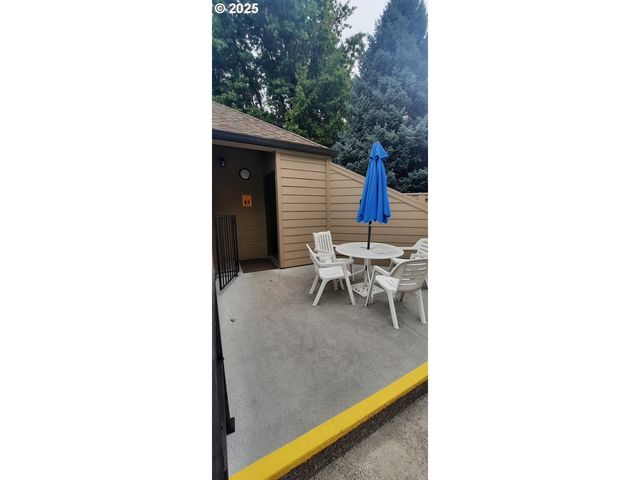 12605 Ne SHAVER St, Portland, OR 97230