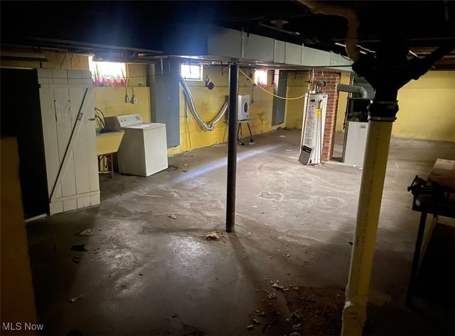 6618 Collier Avenue, Cleveland, OH 44105