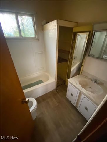 6618 Collier Avenue, Cleveland, OH 44105