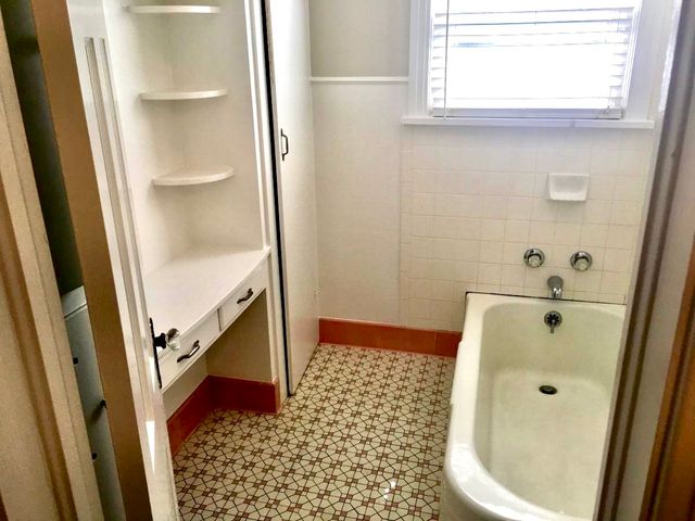 2565 Rogers Avenue, Fort Worth, TX 76109