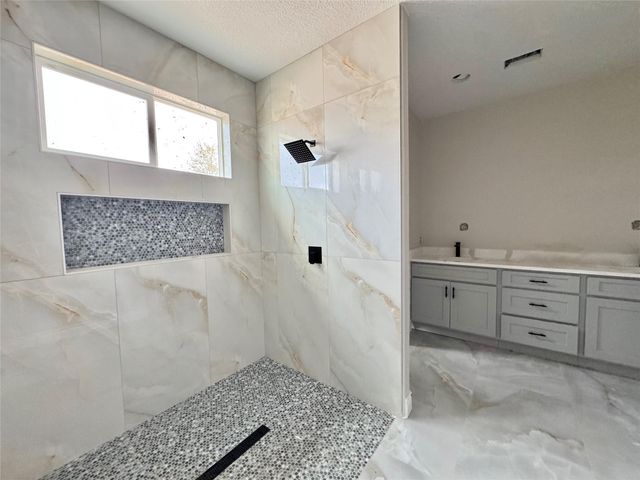 1175 Road 5203, Cleveland, TX 77327