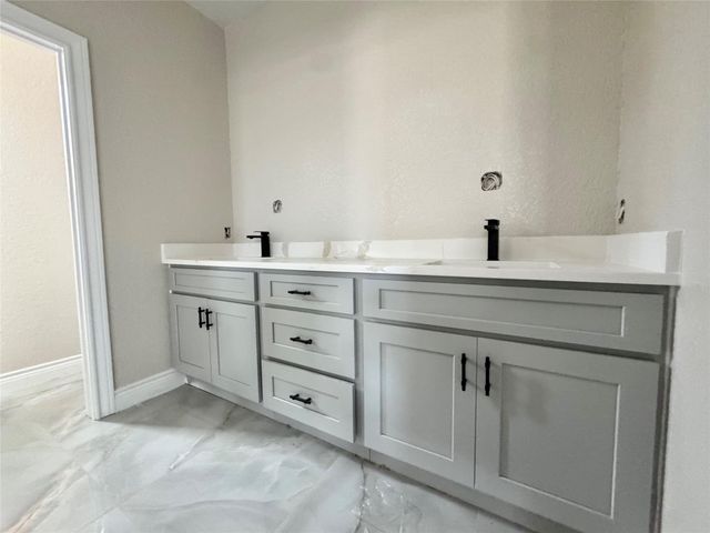 1175 Road 5203, Cleveland, TX 77327