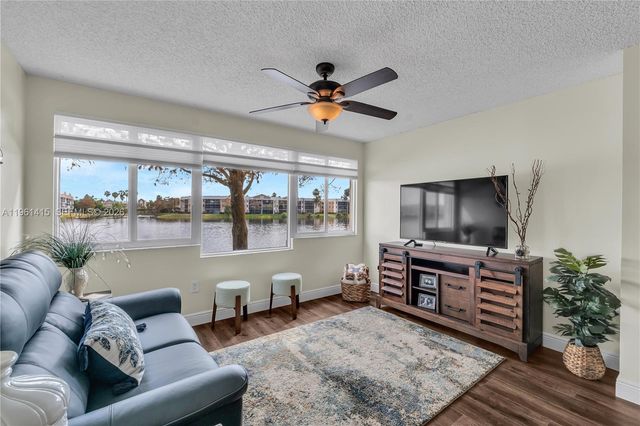 7406 N Devon Dr 108, Tamarac, FL 33321