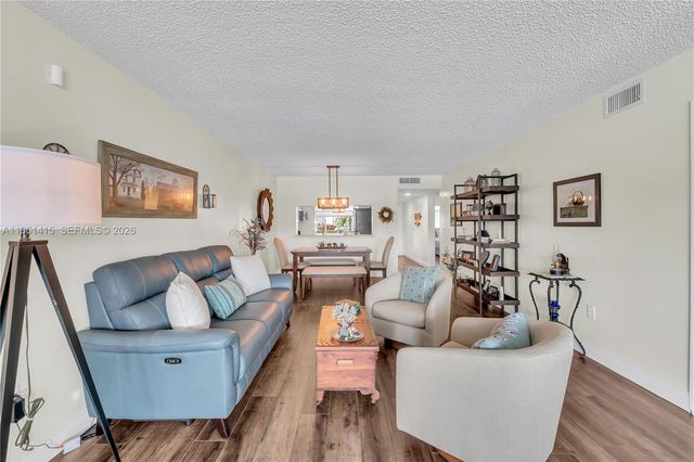 7406 N Devon Dr 108, Tamarac, FL 33321