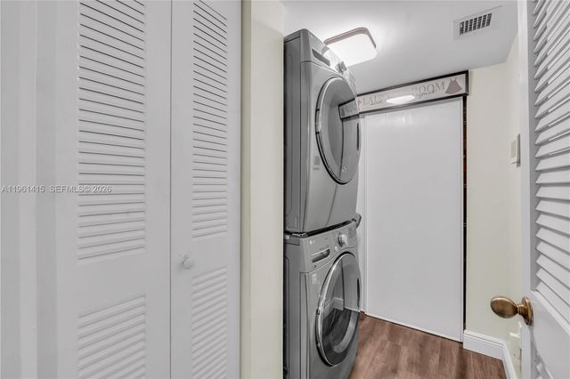 7406 N Devon Dr 108, Tamarac, FL 33321