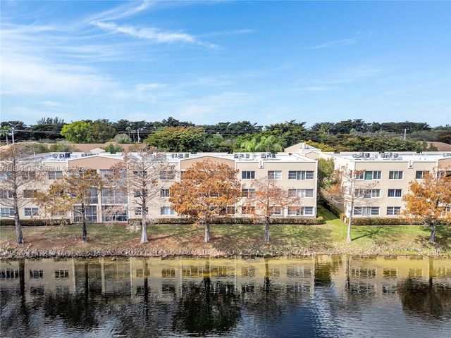 7406 N Devon Dr 108, Tamarac, FL 33321