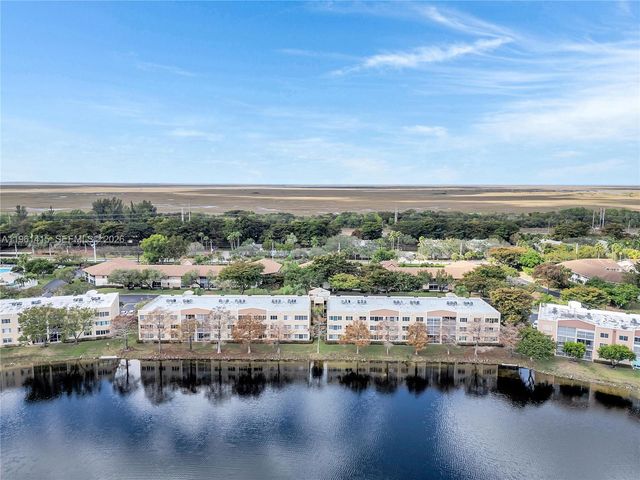 7406 N Devon Dr 108, Tamarac, FL 33321