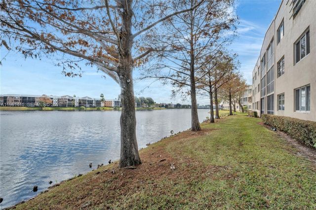 7406 N Devon Dr 108, Tamarac, FL 33321