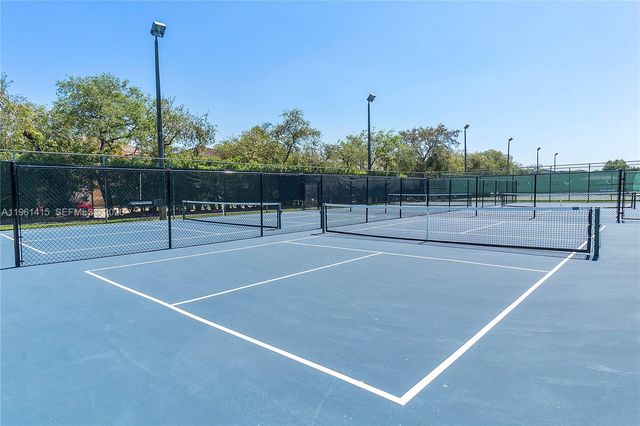 7406 N Devon Dr 108, Tamarac, FL 33321