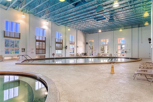 7406 N Devon Dr 108, Tamarac, FL 33321