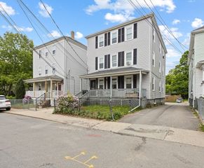 15 Forest Ave Ct, Plymouth, MA 02360