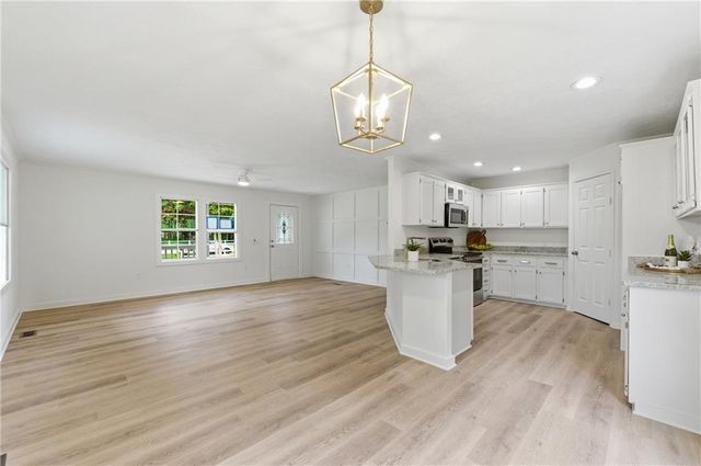 6941 March Road, Theodore, AL 36582