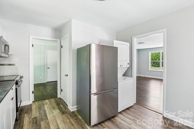 5320 Dolphin Lane, Charlotte, NC 28215