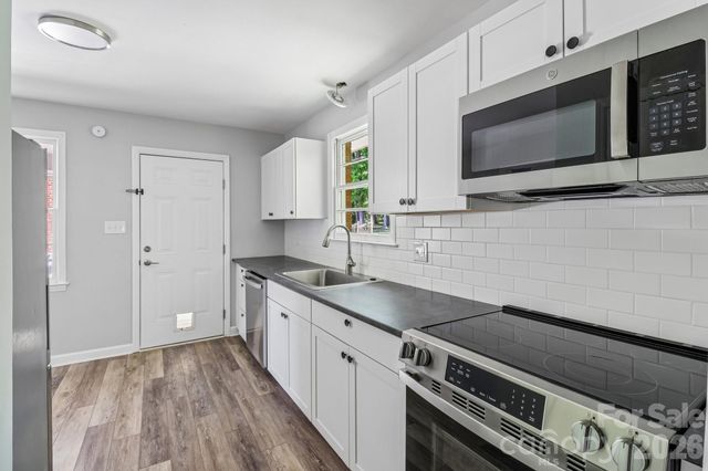 5320 Dolphin Lane, Charlotte, NC 28215
