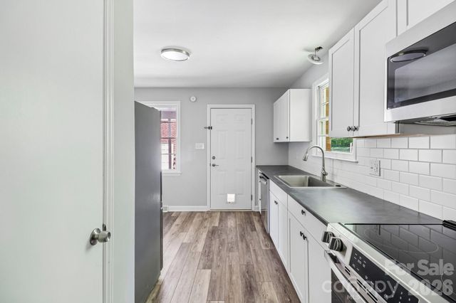5320 Dolphin Lane, Charlotte, NC 28215