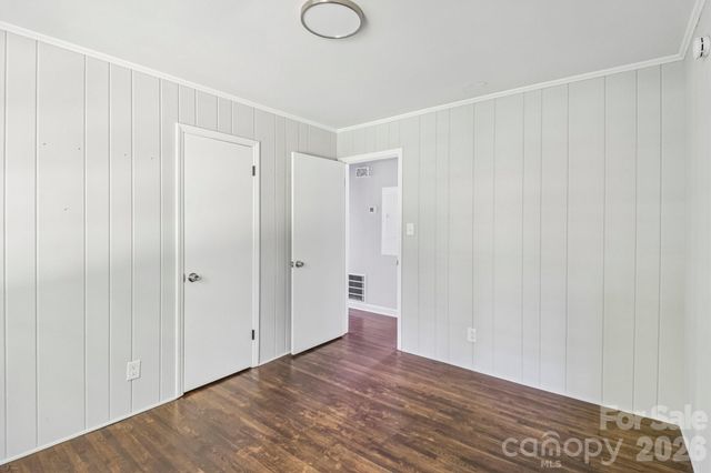 5320 Dolphin Lane, Charlotte, NC 28215