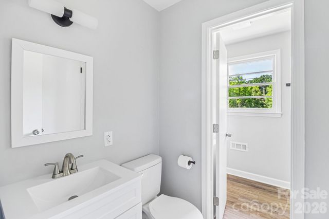 5320 Dolphin Lane, Charlotte, NC 28215