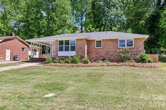 5320 Dolphin Lane, Charlotte, NC 28215