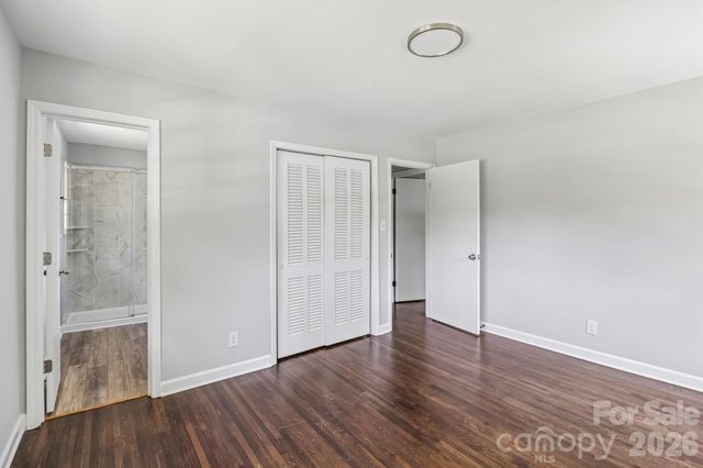 5320 Dolphin Lane, Charlotte, NC 28215