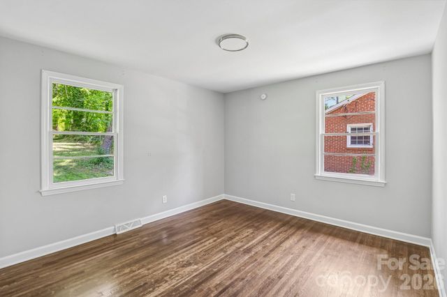 5320 Dolphin Lane, Charlotte, NC 28215