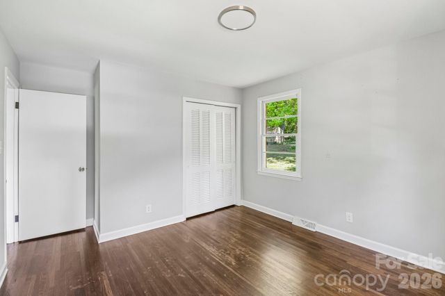 5320 Dolphin Lane, Charlotte, NC 28215