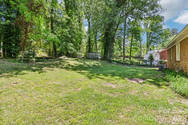5320 Dolphin Lane, Charlotte, NC 28215