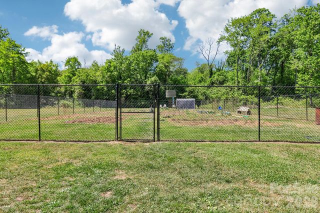 5320 Dolphin Lane, Charlotte, NC 28215