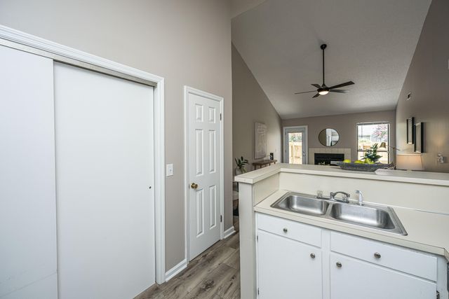 909 E Estates Boulevard Apt C, Charleston, SC 29414