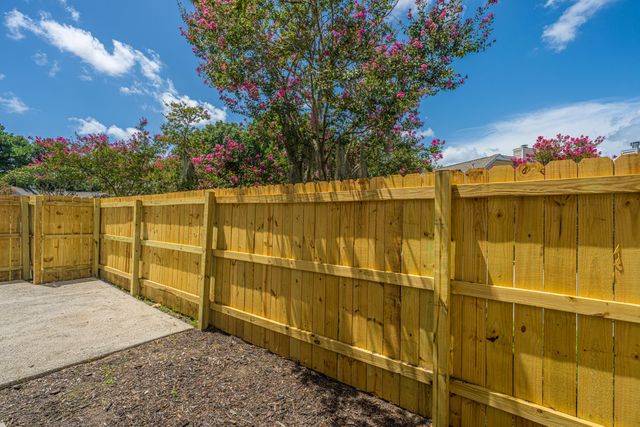 909 E Estates Boulevard Apt C, Charleston, SC 29414