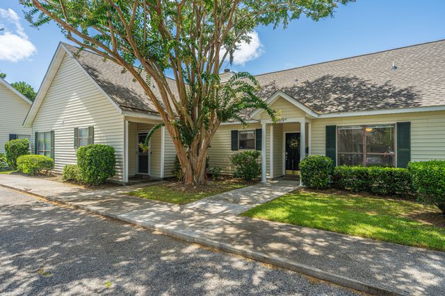 909 E Estates Boulevard Apt C, Charleston, SC 29414