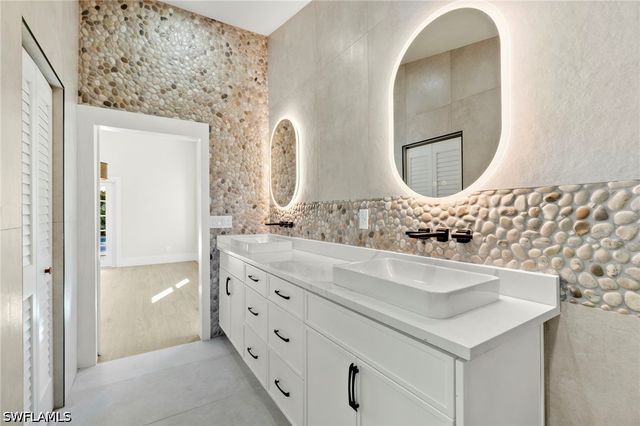 1200 Cypress Woods DR, Naples, FL 34103