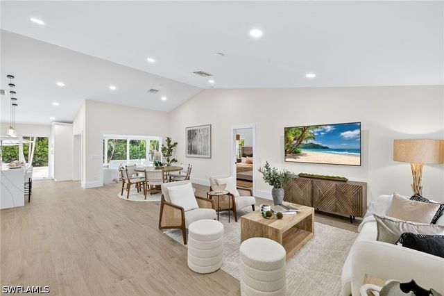 1200 Cypress Woods DR, Naples, FL 34103