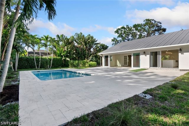 1200 Cypress Woods DR, Naples, FL 34103