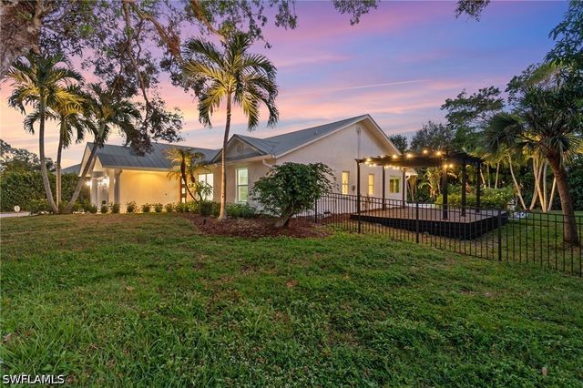 1200 Cypress Woods DR, Naples, FL 34103