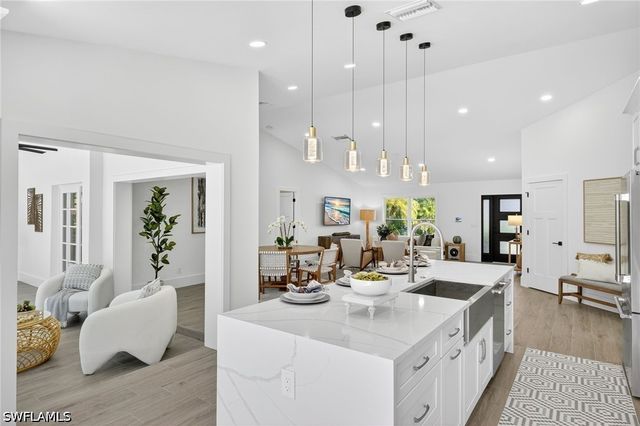 1200 Cypress Woods DR, Naples, FL 34103