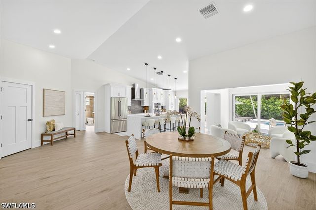 1200 Cypress Woods DR, Naples, FL 34103