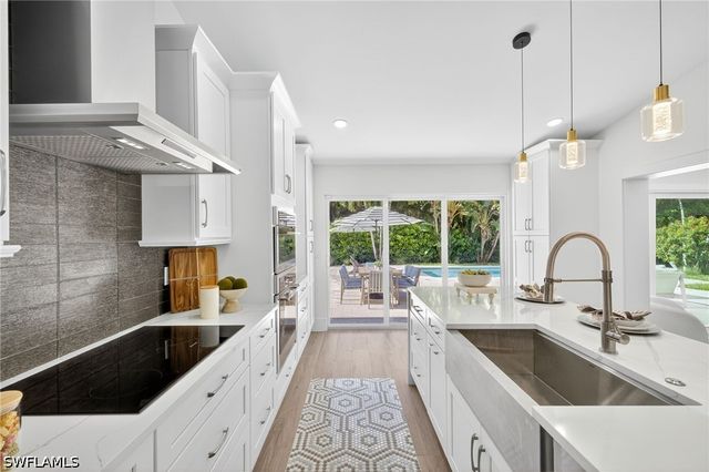 1200 Cypress Woods DR, Naples, FL 34103