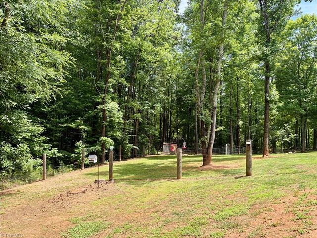 2595 Stokes Road, Denton, NC 27239