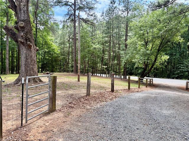 2595 Stokes Road, Denton, NC 27239