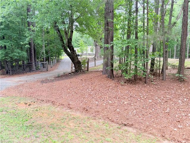 2595 Stokes Road, Denton, NC 27239