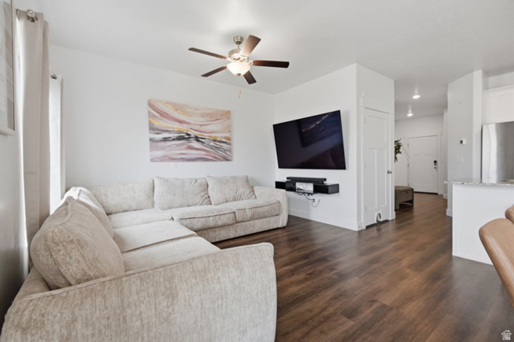 828 N GLEN EAGLES CT, Tooele, UT 84074 — photo 5