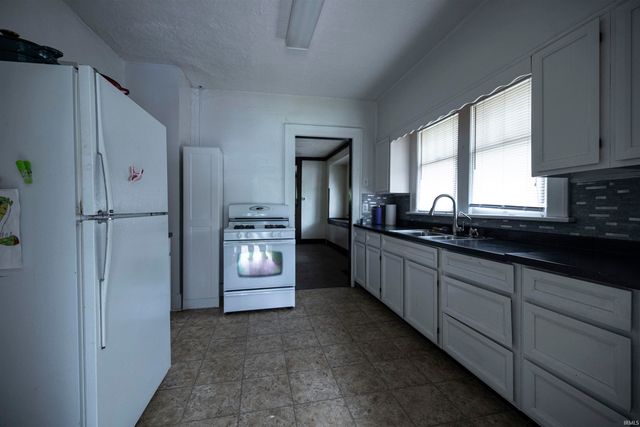 1105 N Wheeling Avenue, Muncie, IN 47303