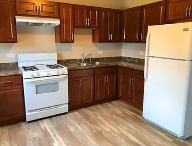 11 E Streamwood Boulevard, Streamwood, IL 60107