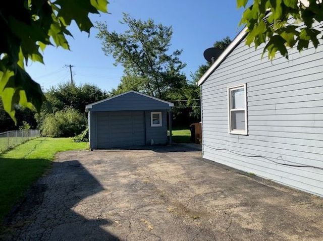 11 E Streamwood Boulevard, Streamwood, IL 60107