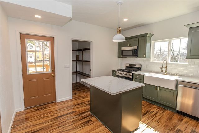 325 Laughlin St, Dawson, PA 15428