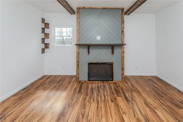 325 Laughlin St, Dawson, PA 15428